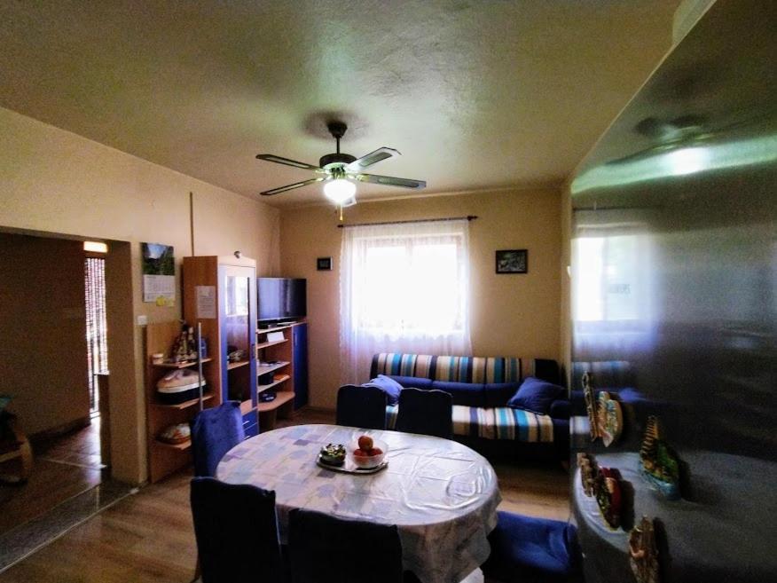 Apartment In Nin With Terrace, Air Conditioning, Wi-Fi Exterior photo