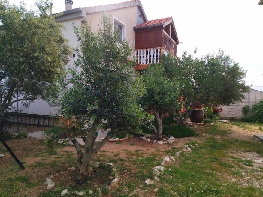 Apartment In Nin With Terrace, Air Conditioning, Wi-Fi Exterior photo